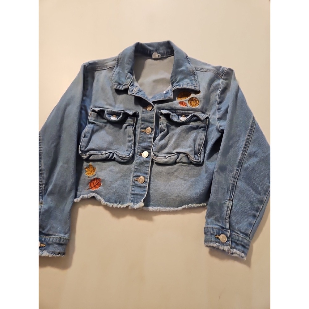 Denim Jean Jacket Small Button Up Cropped Embroidered Flowers Raw Hem Fall(1211
